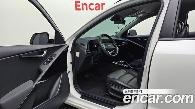 Kia Niro 2023 — photo 13