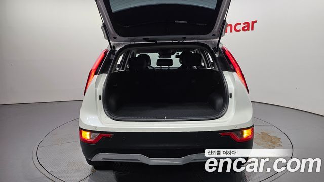 Kia Niro 2023 — photo 24