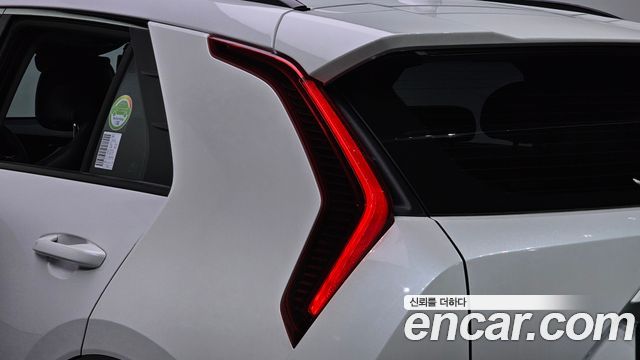 Kia Niro 2023 — photo 9