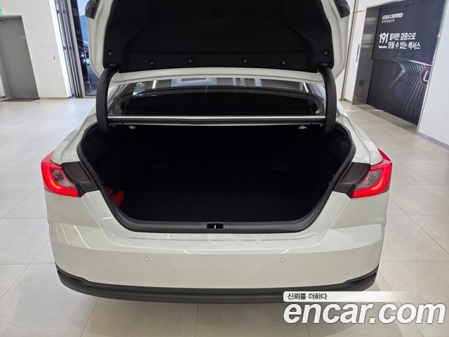 Toyota Camry 2026 — photo 13