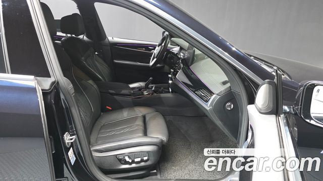 BMW Gran Turismo 2021 — photo 11