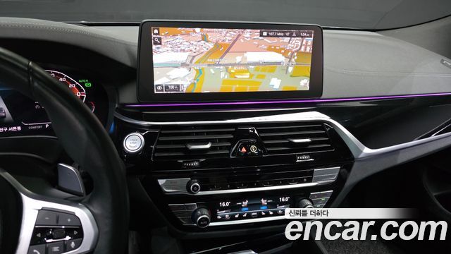 BMW Gran Turismo 2021 — photo 14