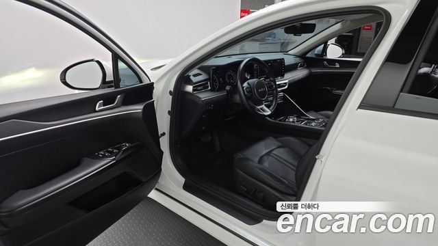 Kia K5 2023 — photo 10