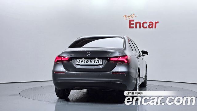 Mercedes-Benz A-Class 2020 — photo 4