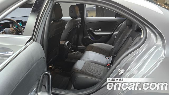 Mercedes-Benz A-Class 2020 — photo 18
