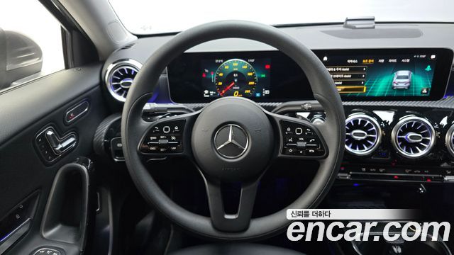 Mercedes-Benz A-Class 2020 — photo 19