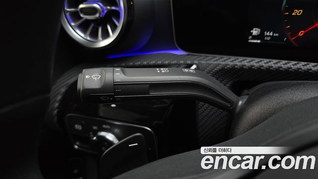 Mercedes-Benz A-Class 2020 — photo 25