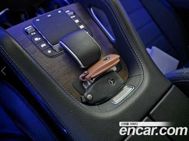 Mercedes-Benz GLE-Class 2021 — photo 9