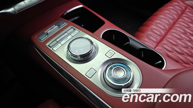 Genesis GV70 2021 — photo 9