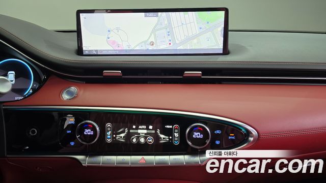 Genesis GV70 2021 — photo 12
