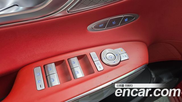 Genesis GV70 2021 — photo 20