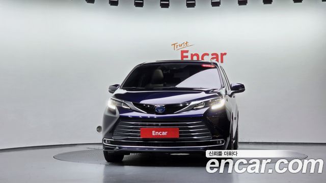 Toyota Sienna 2021 — photo 3