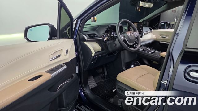 Toyota Sienna 2021 — photo 13