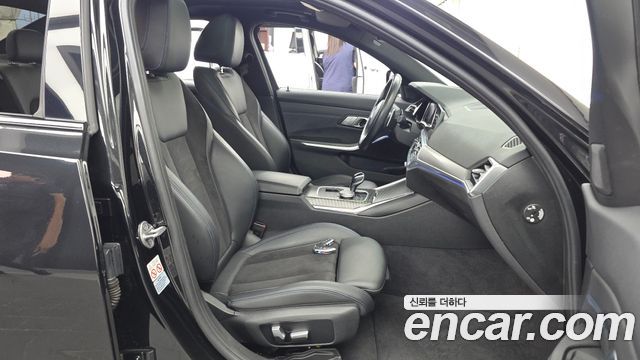 BMW 3-Series 2021 — photo 17