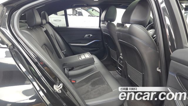 BMW 3-Series 2021 — photo 18