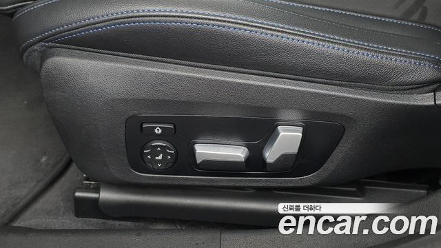 BMW 3-Series 2021 — photo 25