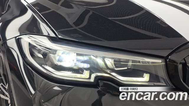 BMW 3-Series 2021 — photo 8