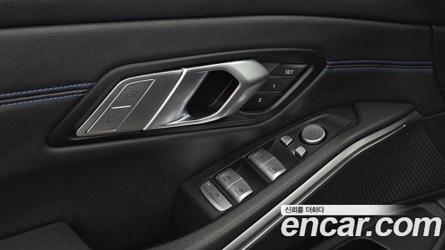BMW 3-Series 2021 — photo 27