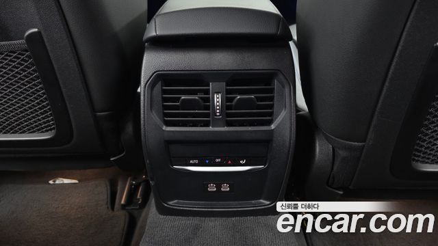 BMW 3-Series 2021 — photo 28