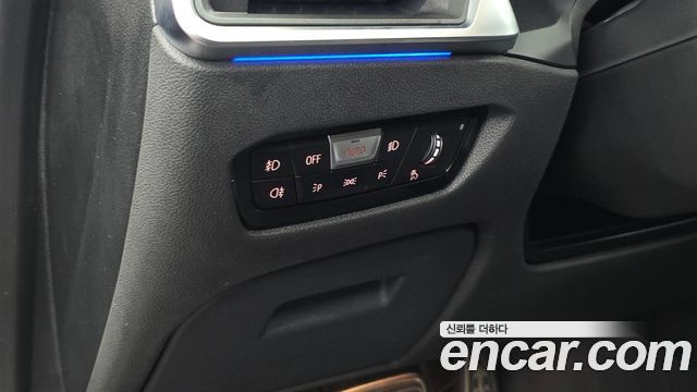 BMW 3-Series 2021 — photo 29