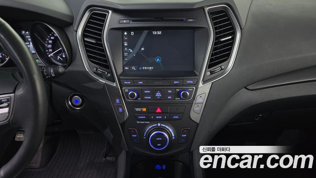 Hyundai Santafe 2017 — photo 13
