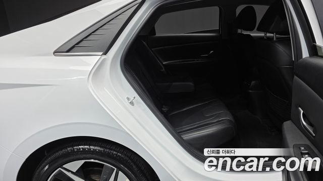 Hyundai AVANTE 2023 — photo 12
