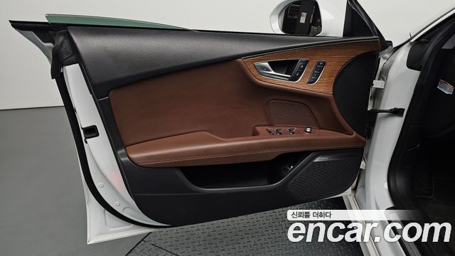 Audi A7 2016 — photo 14