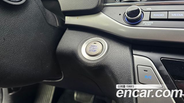 Hyundai AVANTE 2018 — photo 21