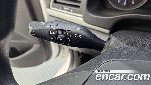 Hyundai AVANTE 2018 — photo 25