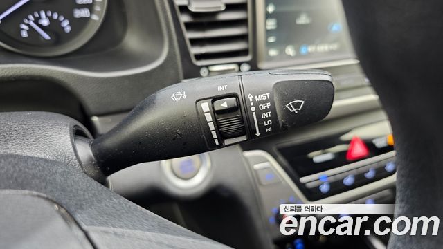 Hyundai AVANTE 2018 — photo 26