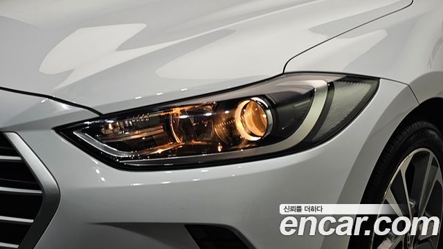 Hyundai AVANTE 2018 — photo 7