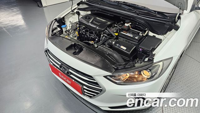 Hyundai AVANTE 2018 — photo 9