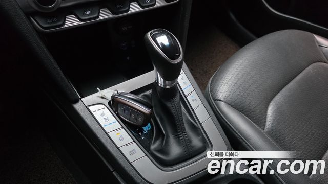 Hyundai AVANTE 2020 — photo 9