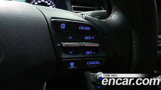 Hyundai AVANTE 2020 — photo 16