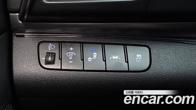 Hyundai AVANTE 2020 — photo 19