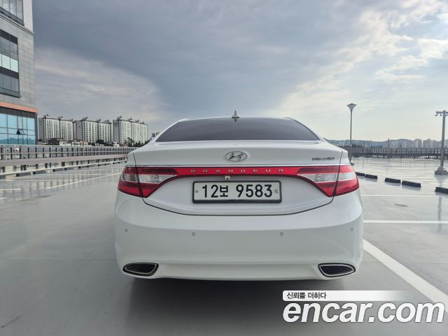 Hyundai Grandeur 2011 — photo 4