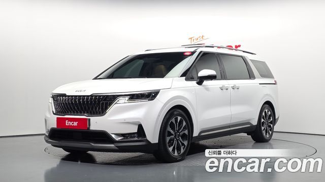 Kia Canival 2023 — photo 1