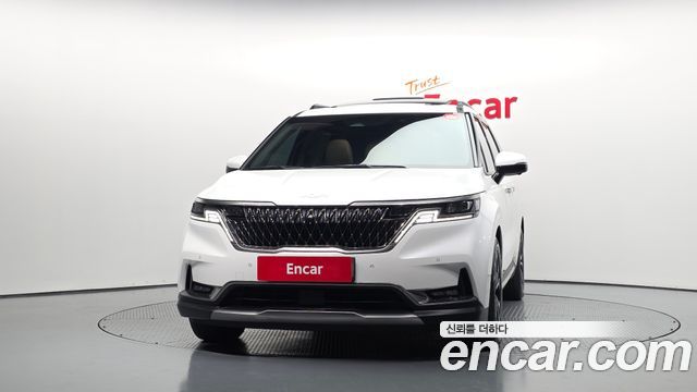 Kia Canival 2023 — photo 3