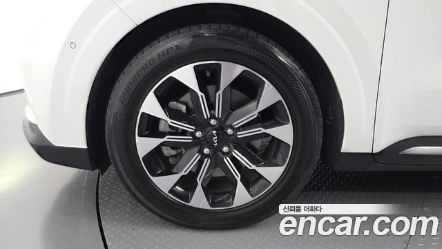 Kia Canival 2023 — photo 5