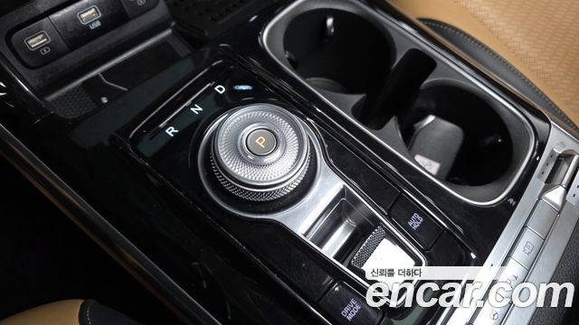 Kia Canival 2023 — photo 12