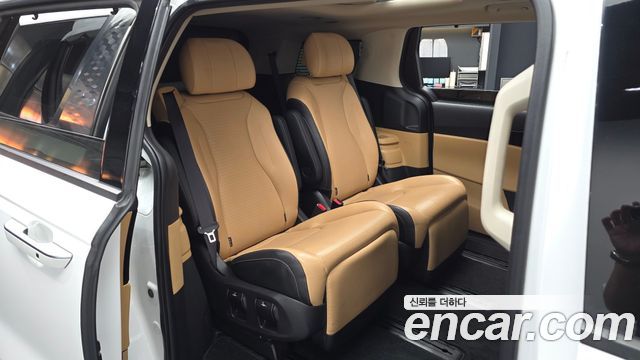 Kia Canival 2023 — photo 18