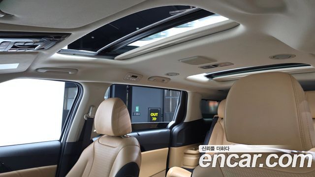 Kia Canival 2023 — photo 25
