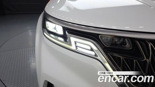 Kia Canival 2023 — photo 8
