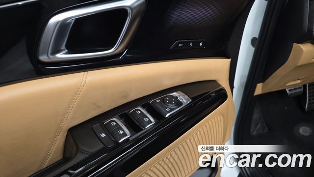 Kia Canival 2023 — photo 30