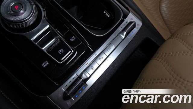 Kia Canival 2023 — photo 31