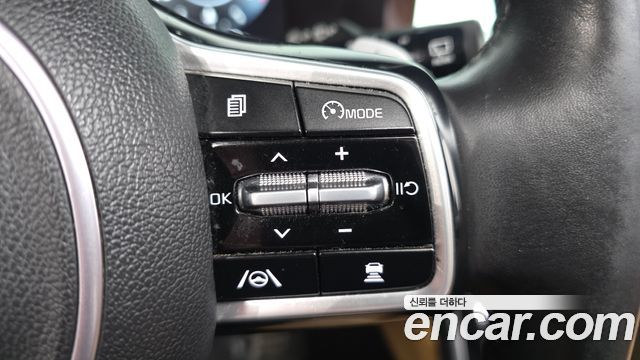 Kia Canival 2023 — photo 32