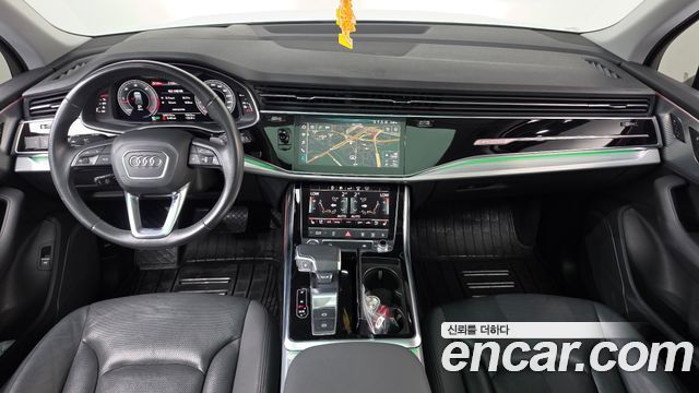 Audi Q7 2020 — photo 7