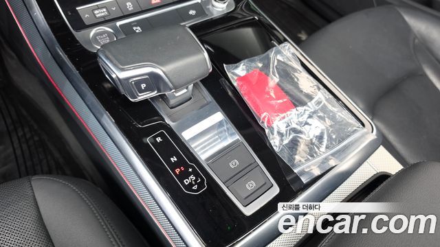 Audi Q7 2020 — photo 9