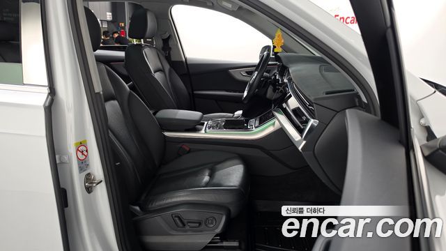 Audi Q7 2020 — photo 11