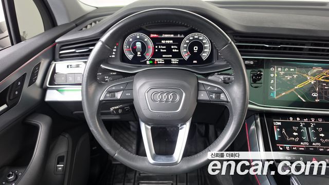 Audi Q7 2020 — photo 13